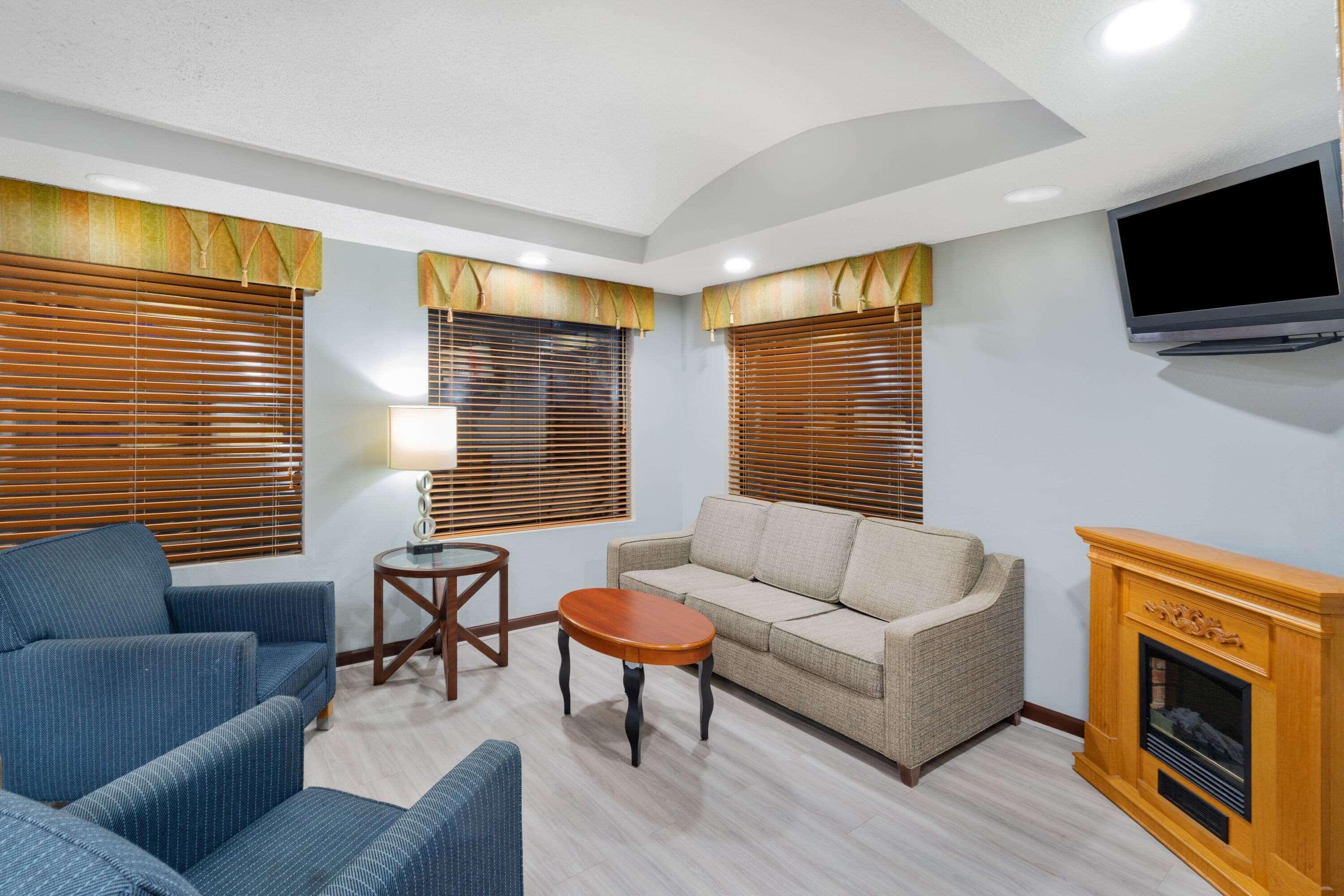 Baymont By Wyndham Hinesville Fort Stewart Area Ngoại thất bức ảnh