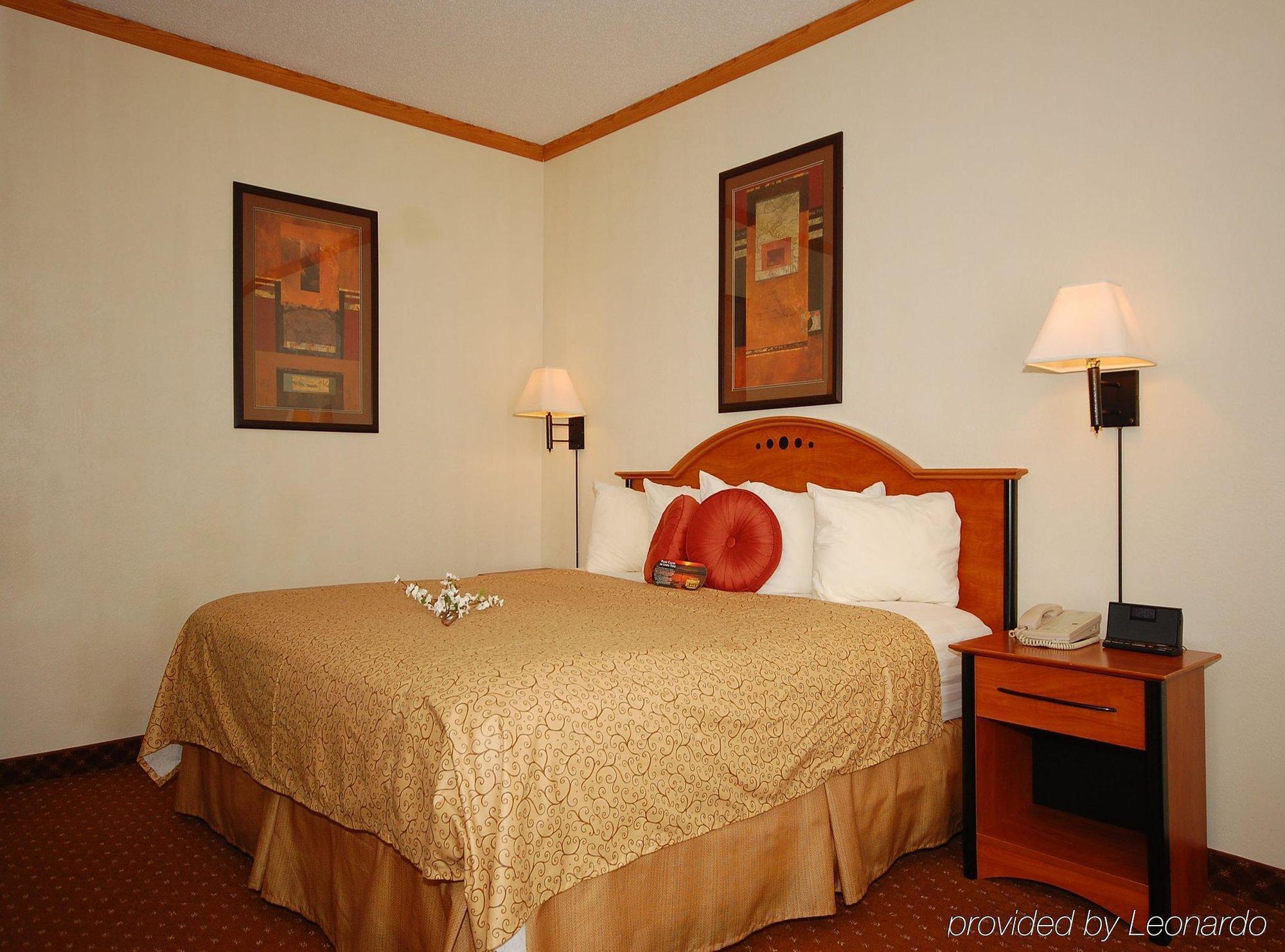 Baymont By Wyndham Hinesville Fort Stewart Area Phòng bức ảnh