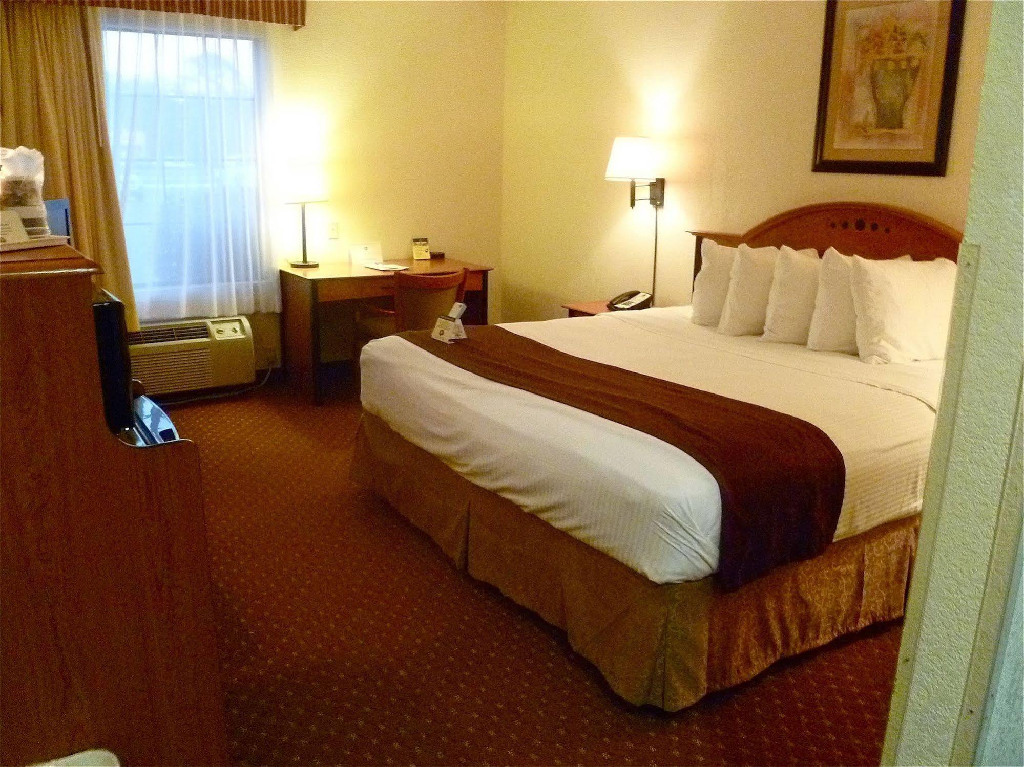 Baymont By Wyndham Hinesville Fort Stewart Area Ngoại thất bức ảnh