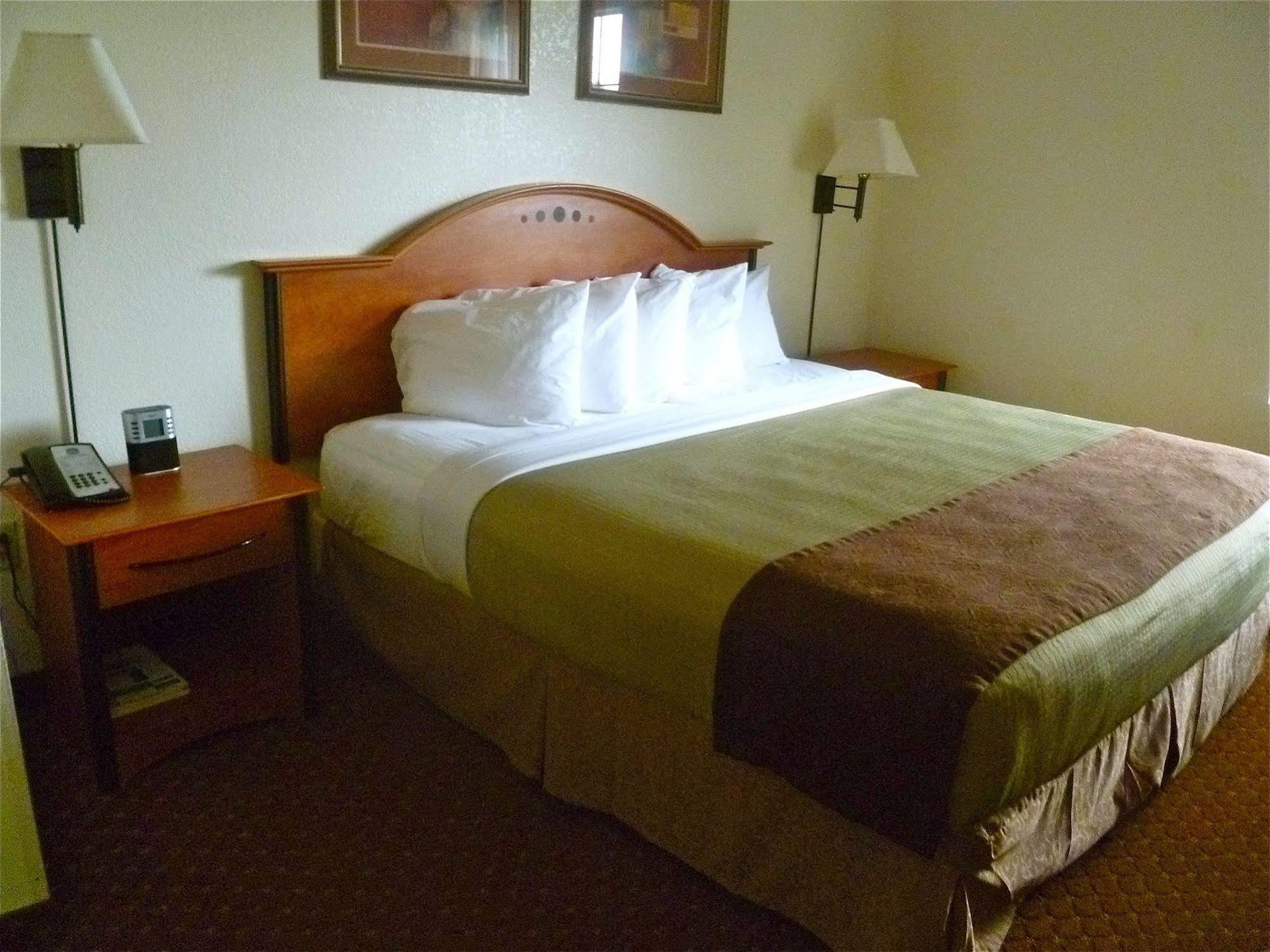 Baymont By Wyndham Hinesville Fort Stewart Area Ngoại thất bức ảnh
